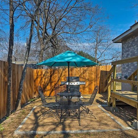 Cozy Home Blocks To Georgetown Square And Su! Exterior photo